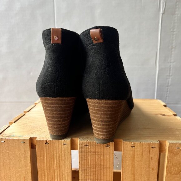 Dr. Scholl's Size 8 Black Dakota Faux Suede Lace Up Wedge Heel Ankle Booties - Picture 9 of 16